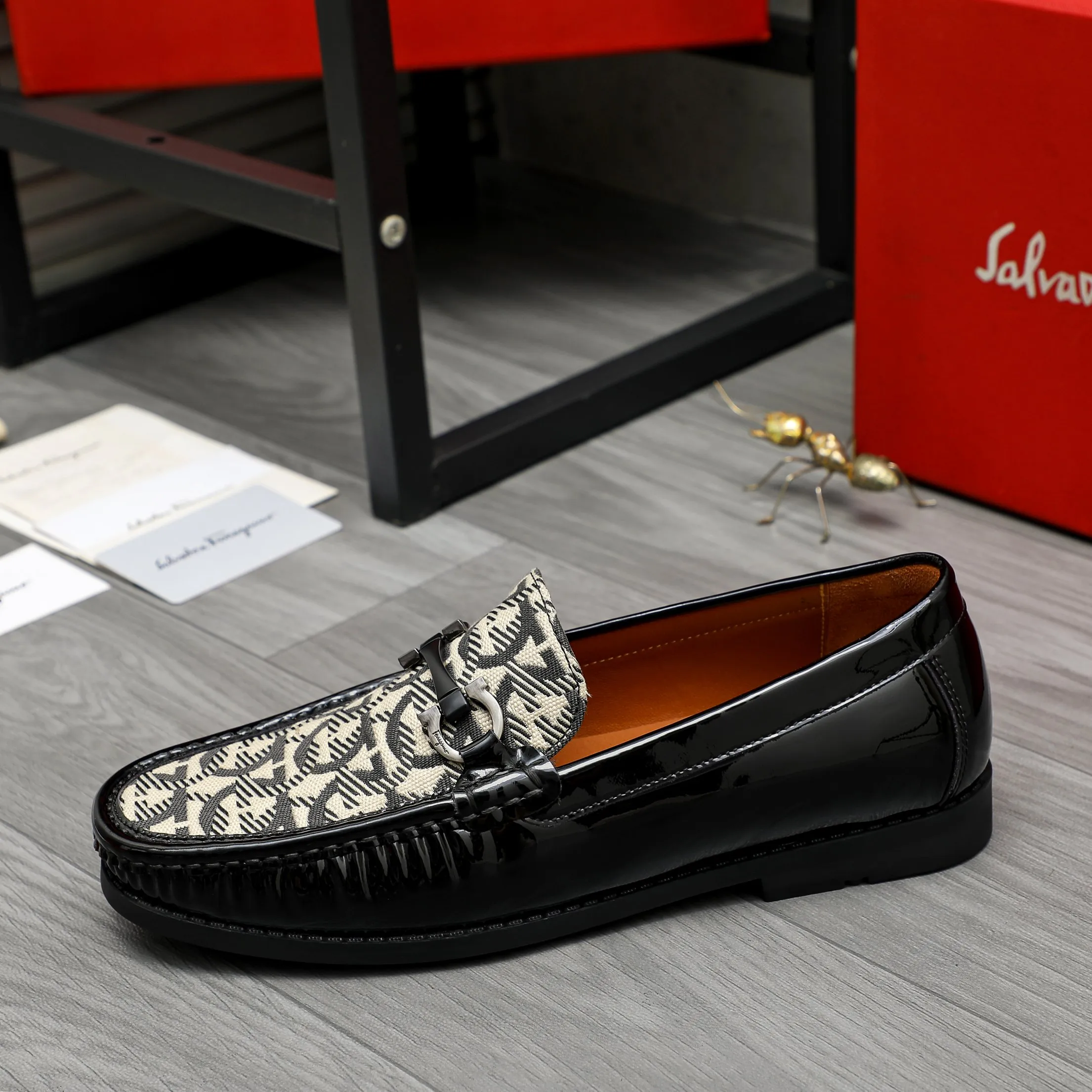 Men's shoes 💰400 Product trademark: Ferragamo "Ferragamo" casual slip-on men's shoes Regular size: 38-45 (45. Customized, non-refundable) Product materials: Selected breathable fabric upper, cowhide lining, rubber outsole